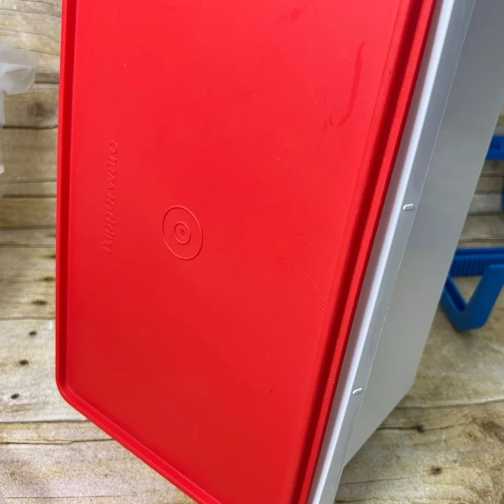 Tupperware never used
